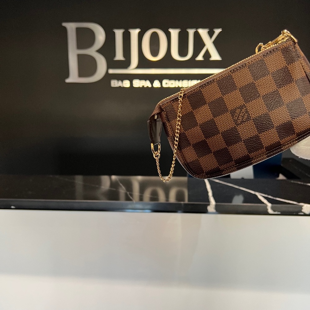 Louis Vuitton Mini Pochette Accessories